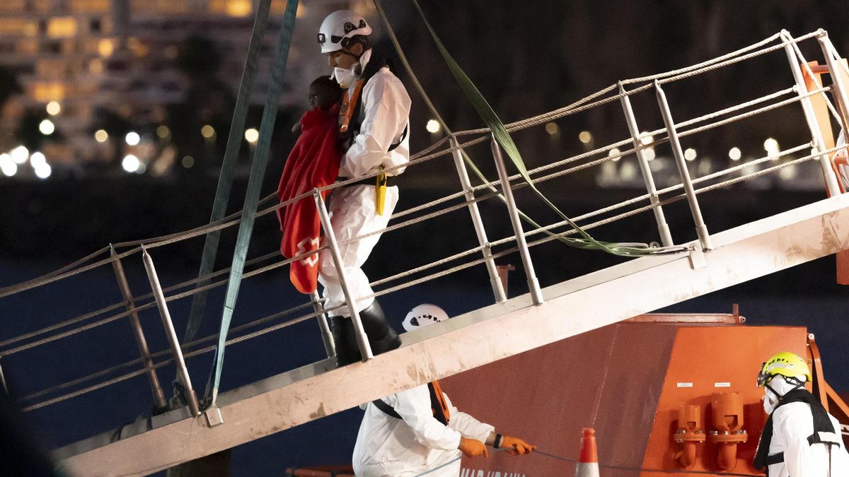 El Gobierno central traslada esta semana a 27 niños solicitantes de asilo de Canarias a la Península