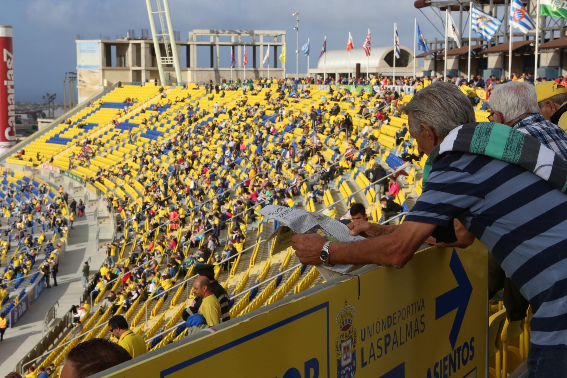 Partido entre la UD Las Palmas y el Celta de Vigo en el Estadio de Gran Canaria. (Alejandro Ramos).