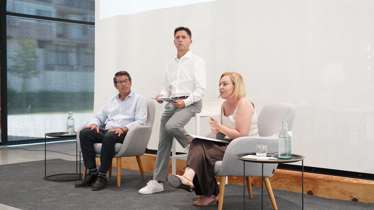 Jorge Rodríguez i Natàlia Enguix, durant l'acte 'La Dipu a les comarques' celebrat a Ontinyent.