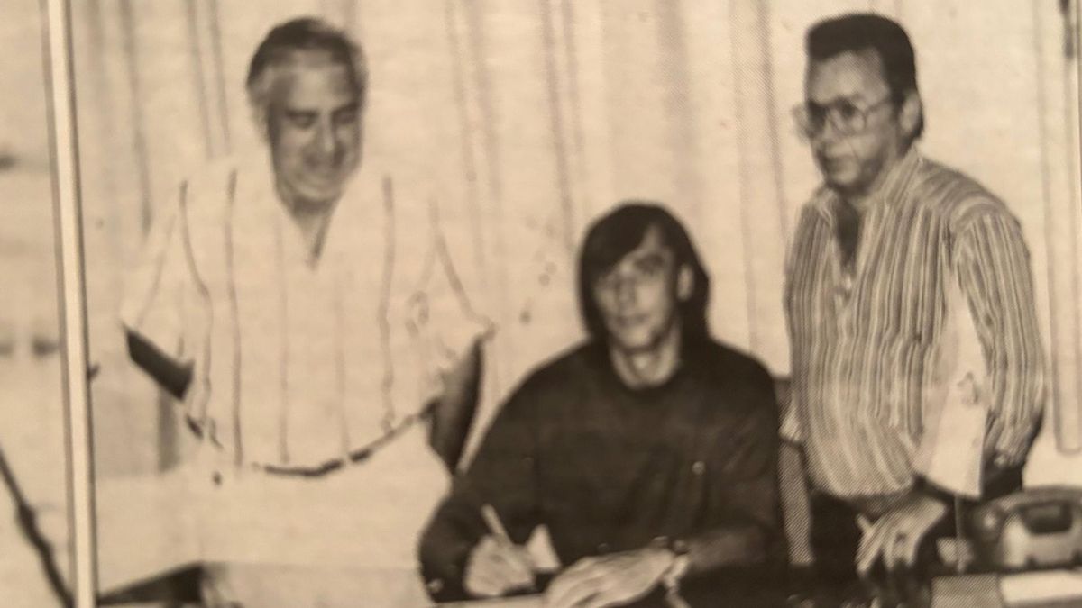 Antonio Adarve (derecha), junto a Enrique Cárdenas (izquierda) y Miguel Ángel Portugal (centro)