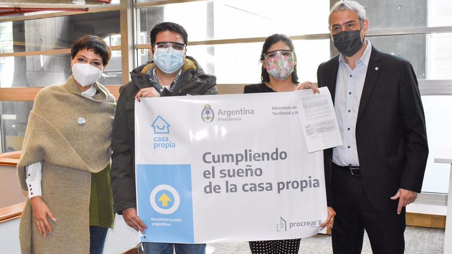 Lanzan el Programa "Casa Propia - Construir Futuro" para financiar viviendas para mayores de 60 años