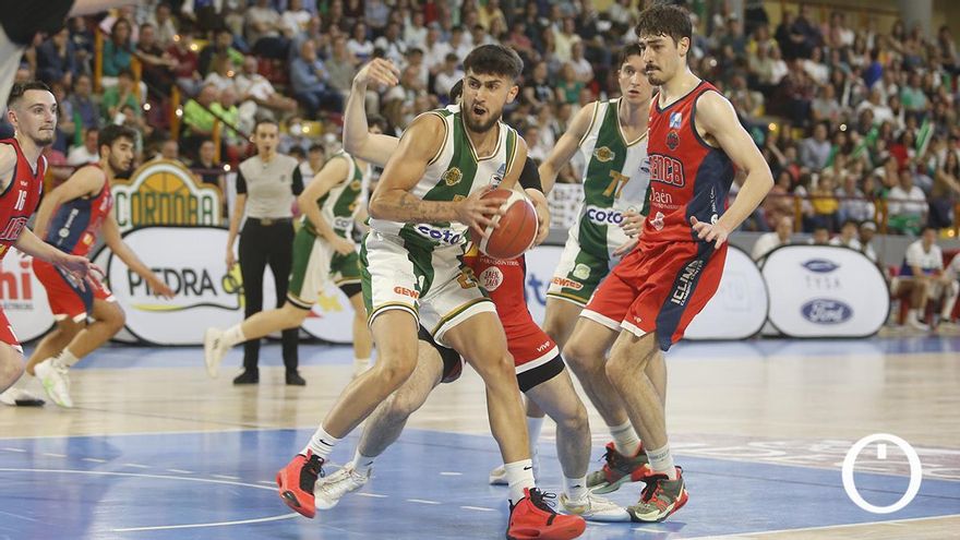 Fernando Bello se mantiene en el núcleo del Coto Córdoba para Segunda FEB