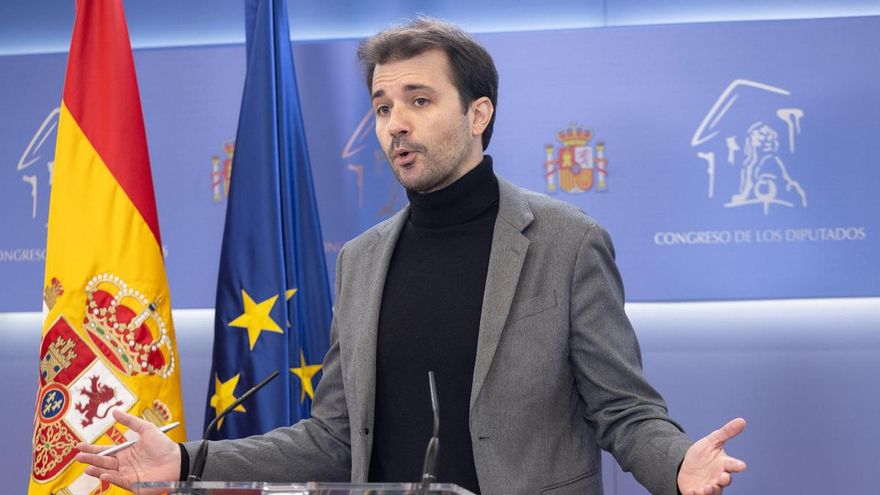Archivo - El diputado de Podemos Javier Sánchez Serna durante una rueda de prensa anterior a la Junta de Portavoces, a 27 de febrero de 2024, en Madrid (España).