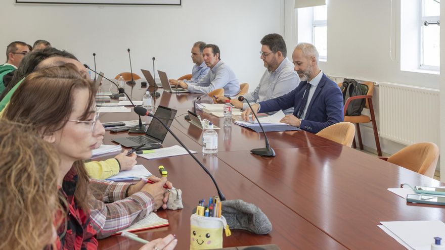 Mesa sectorial de Junta de Personal Docente y la Consejería de Educación.