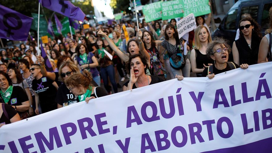 Así queda la reforma del aborto: las claves de la ley más allá de las bajas por reglas dolorosas