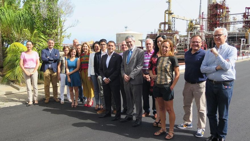 Foto realizada este martes, en la reunión del comité de enlace Cepsa-Santa Cruz