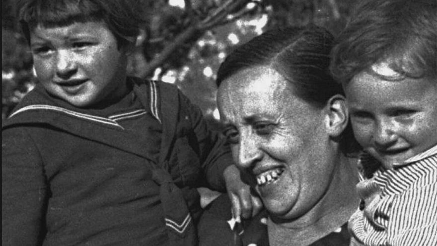 Más allá de Campoamor, Ibárruri y Kent: las otras diputadas republicanas a las que la historia ha olvidado