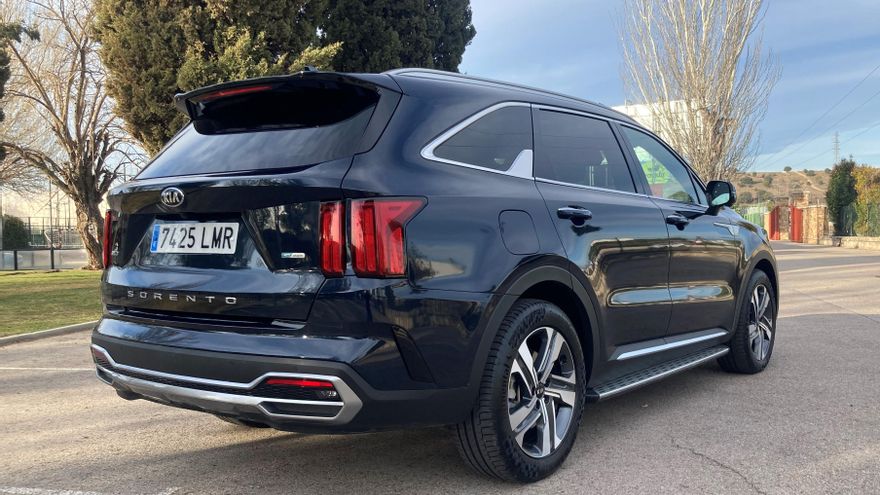 El Sorento 'plug-in' incorpora de serie siete asientos y tracción a las cuatro ruedas.