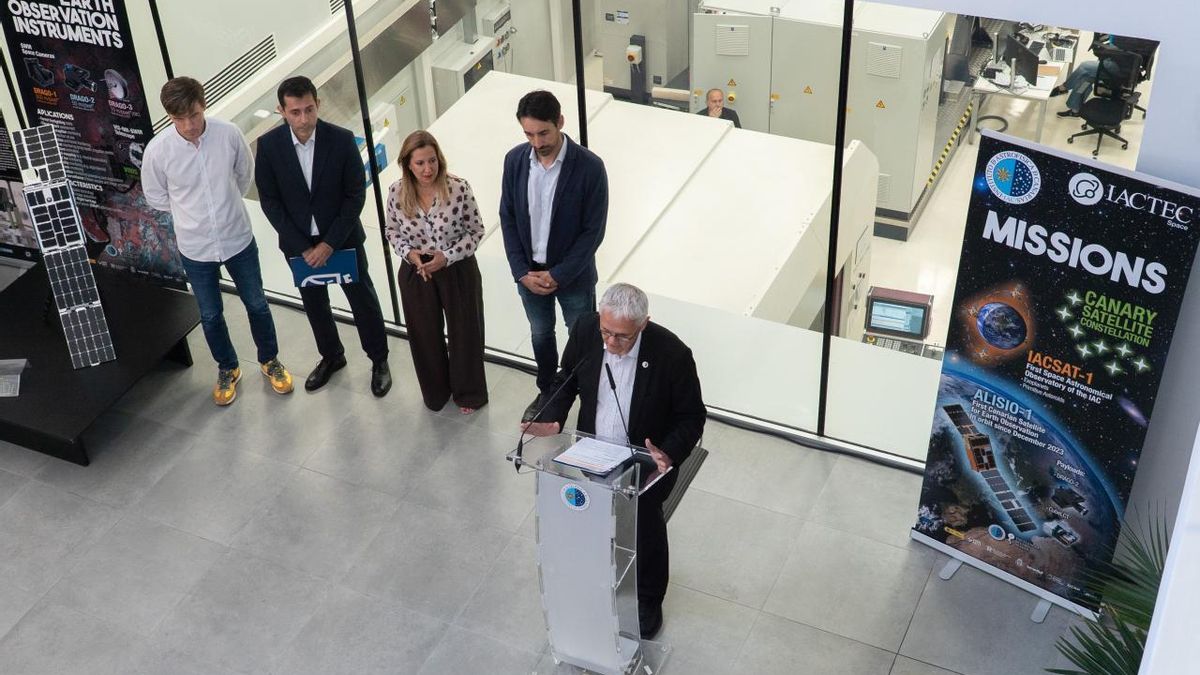 Momento de la rueda de prensa celebrada en el edificio IACTEC para presentar la nueva cámara DRAGO 3.