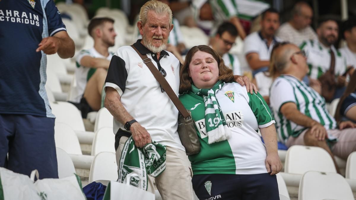 Grada Blanquiverde del Córdoba CF - SD Huesca