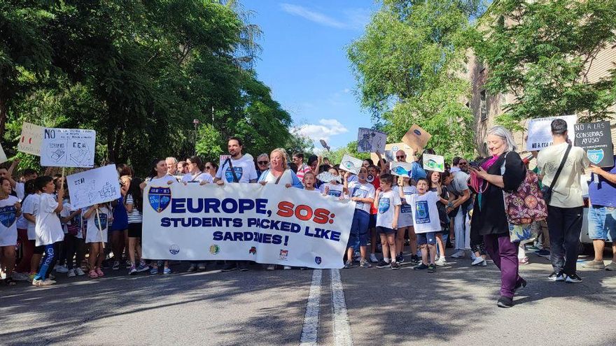 Ayuso da marcha atrás ante las protestas de las familias y no abrirá la escuela europea dentro del Ramiro de Maeztu