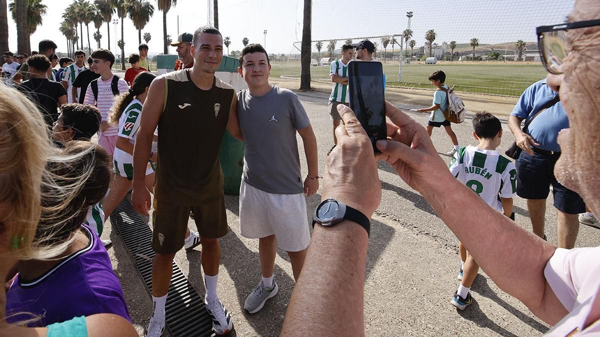 Entrenamiento de pretemporada del Córdoba CF a puerta abierta