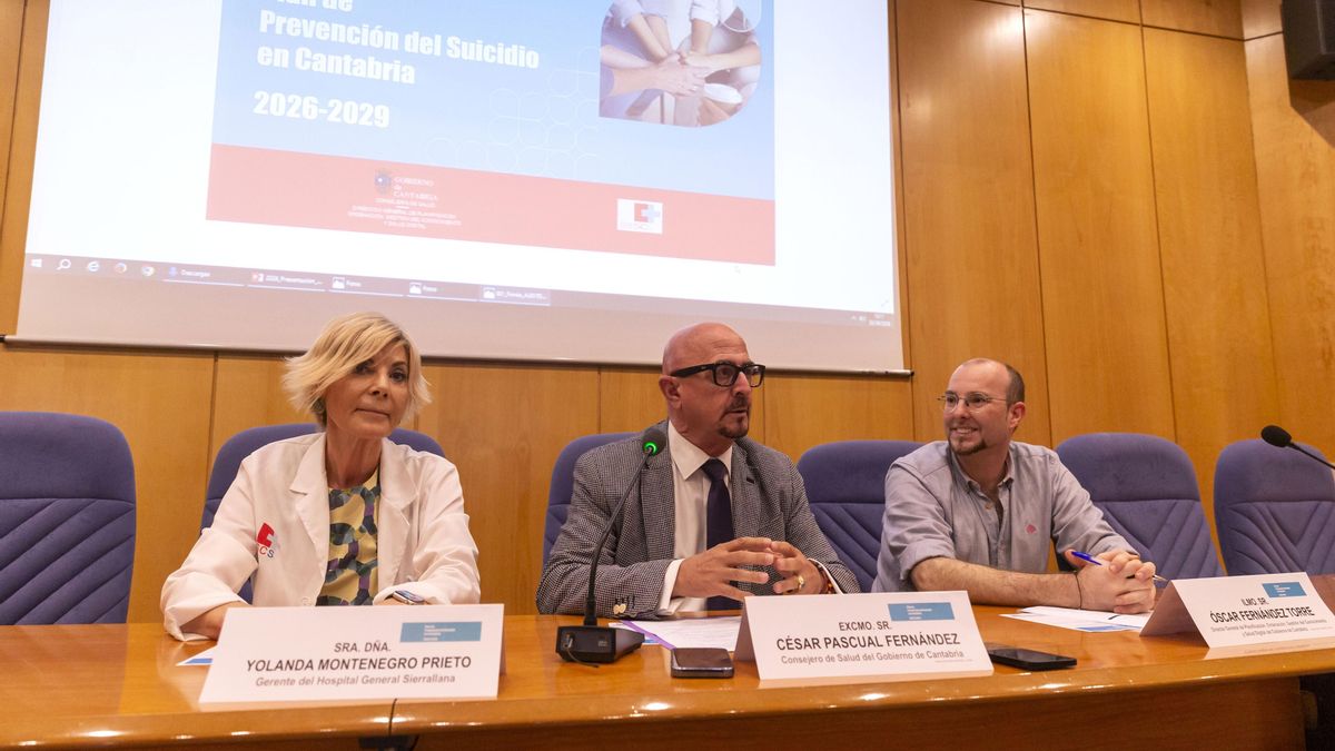 El consejero de Salud dice que aumentan los suicidios porque la sociedad cada vez es "más intolerante al dolor y el sufrimiento"