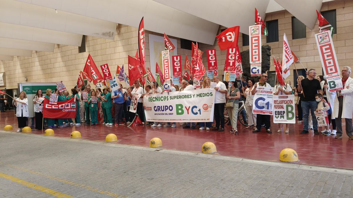 Concentración en Córdoba de los técnicos sanitarios.