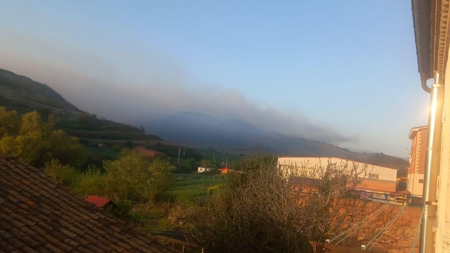 Ecologistas plantean la continuidad en el Gobierno de La Rioja de Manzanos y Urturi tras el incendio en el vertedero de Nájera