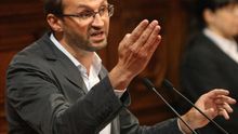 El Parlamento catalán pide que no se puedan cortar los suministros sin autorización