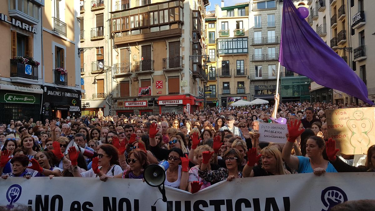 Concentración en Pamplona contra la puesta en libertad de 'la manada'.