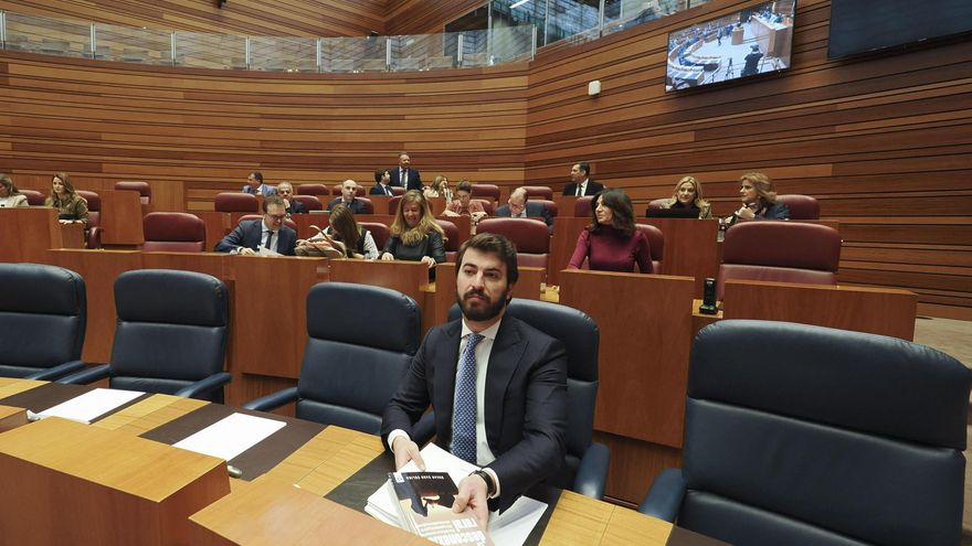 Un grupo de agricultores reprocha a Gallardo que vaya a hacerse "la foto" a las protestas: "Menos aplaudir y más hacer"