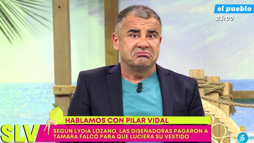 Jorge Javier Vázquez se asusta en 'Sálvame' al escuchar un ruido extraño: "¡Están desmontando ya el plató!"