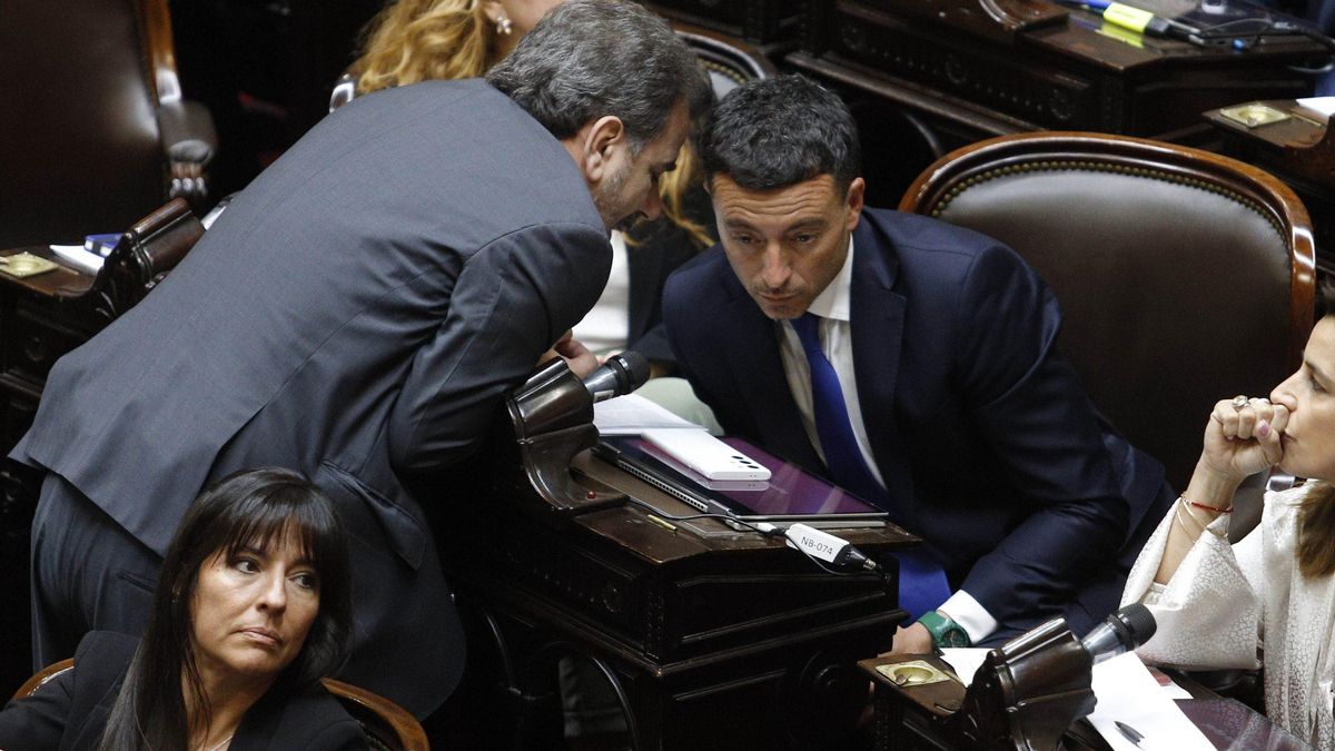 Cristian Ritondo conversa con Rodrigo de Loredo