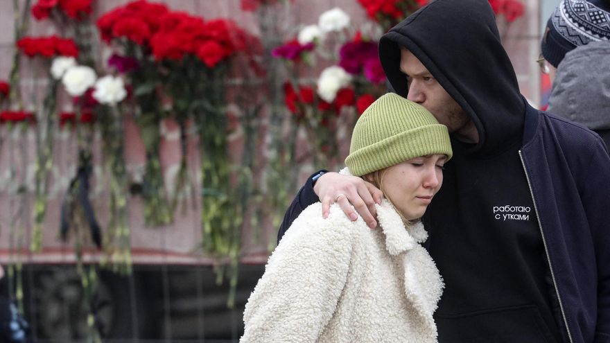 Rusia vive un día de luto por las víctimas del atentado mientras lanza nuevos ataques sobre Ucrania