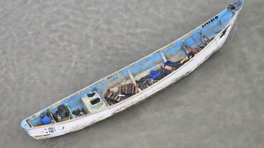 Quince llamadas en el océano: la historia de un cayuco que partió de Mauritania y apareció en Brasil con nueve cadáveres