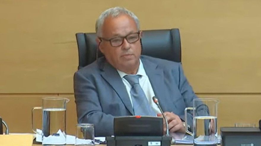 Desmontando a Santonja: el funcionario que cobraba dos sueldos y pasó del comunismo a la extrema derecha