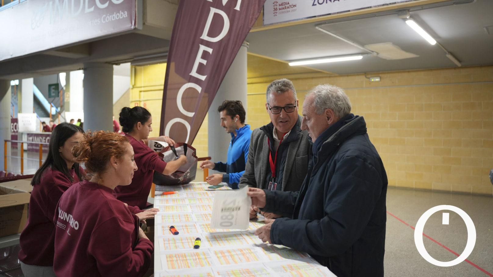 Recogida de dorsales para la Media Maratón de Córdoba