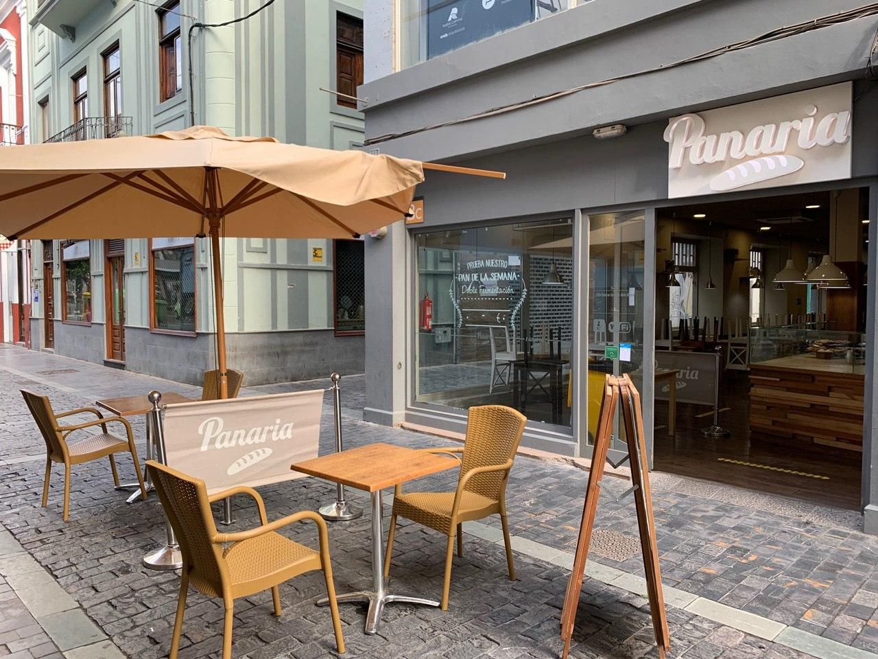 Una terraza abierta en Las Palmas de Gran Canaria en el primer día de la fase 1