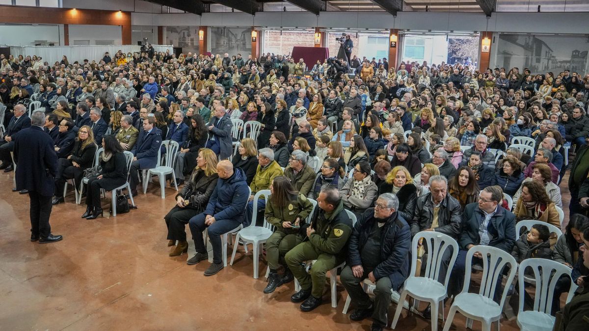 Caseta municipal de Adamuz, abarrotada