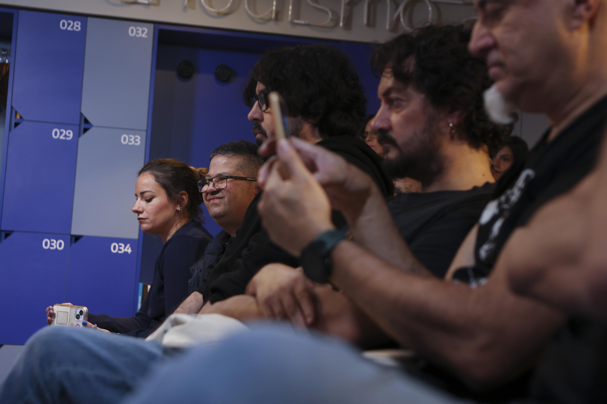 Quique González en la redacción de elDiario.es