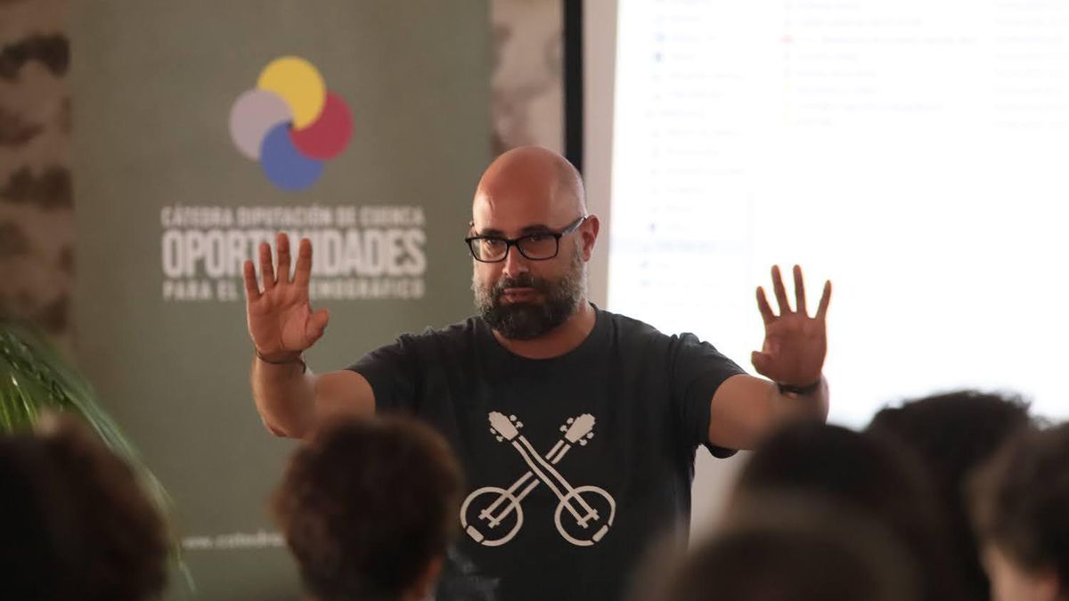 Rafael García González, maestro en una micro-escuela rural y el problema de la "gestión del tiempo"