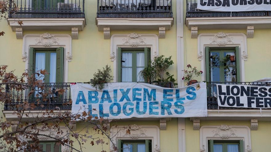 EuropaPress 6471123 fachada casa orsola 22 enero 2025 barcelona catalunya casa orsola simbolo