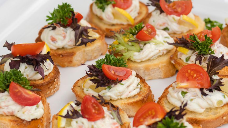Cómo hacer canapés sin gluten: tres opciones de aperitivo deliciosas y fáciles de preparar para la cena de Navidad