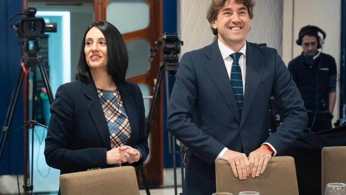 Andueza distancia a los socialistas vascos de EH Bildu: "No lo veo como compañero de viaje. Es un adversario directo"