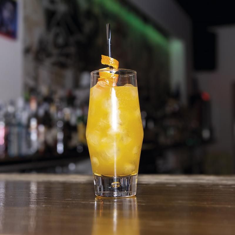 Pub Tránsito: 'Punta-Ron' un combinado a base de ron y zumo de naranja recién exprimido