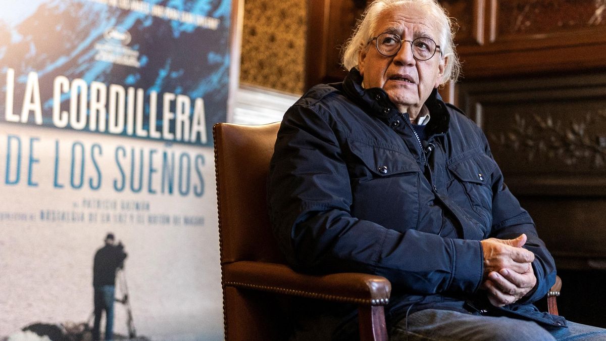 El cineasta chileno Patricio Guzmán durante una entrevista con la Agencia EFE en 2021 
