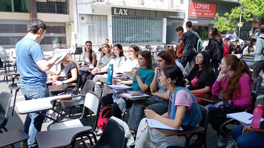 Mientras el Congreso discute el Presupuesto, crecen las tomas y se organiza un nuevo paro nacional universitario