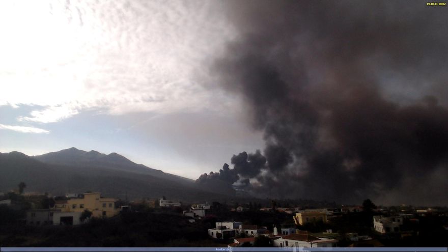 Se prevé que la nube de cenizas volcánicas se desplace este miércoles hacia el oeste y a últimas horas también al sur de La Palma