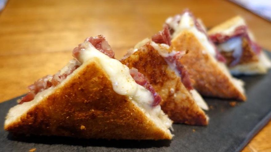 Día Mundial del Sandwich Mixto: por qué en Barcelona lo llaman 'bikini'