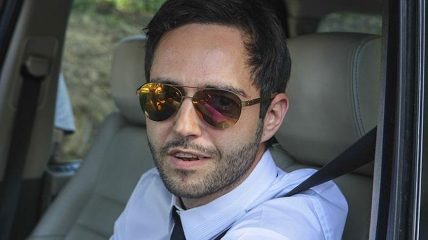 David Guapo llega a la boda de Risto y Laura Escanes