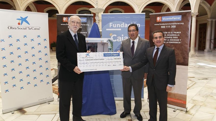 La Fundación Vicente Ferrer construye más de 50 viviendas en la India con la ayuda de 'La Caixa' y Fundación Cajasol