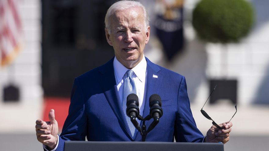 El presidente de EE.UU., Joe Biden, habla durante el acto de firma de la ley de fabricación de microchips, este 9 de agosto de 2022, en Washington. EFE/Jim Lo Scalzo