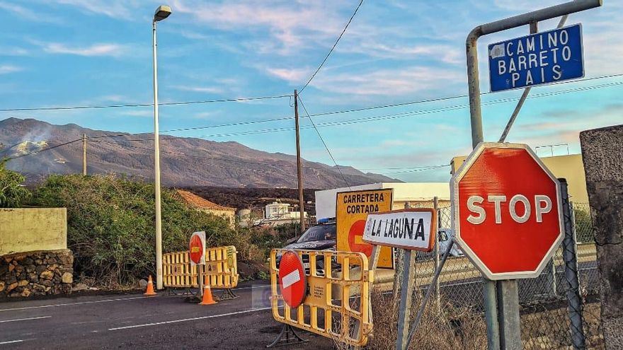 Carretera cortada en la zona de La Laguna.