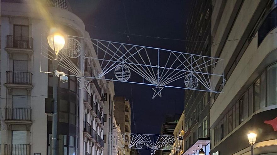 Cientos de personas se manifiestan en Albacete para denunciar la "precaria" situación del Hospital General