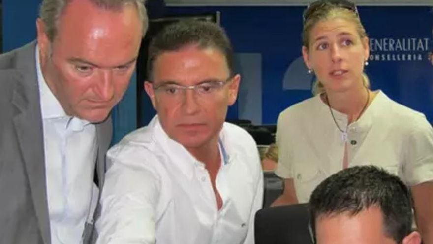 Mazón cesa al número 2 de Emergencias y ficha a la mano derecha de un exconseller que confesó delitos de corrupción