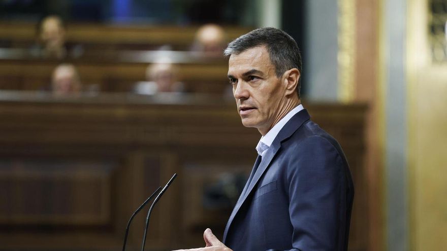 El presidente del Gobierno, Pedro Sánchez interviene en la sesión de control al Gobierno en el Congreso de los Diputados celebrada este miércoles. EFE/Chema Moya