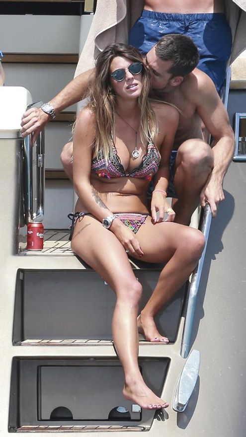 Laura Matamoros durante una vacaciones en un yate en Ibiza