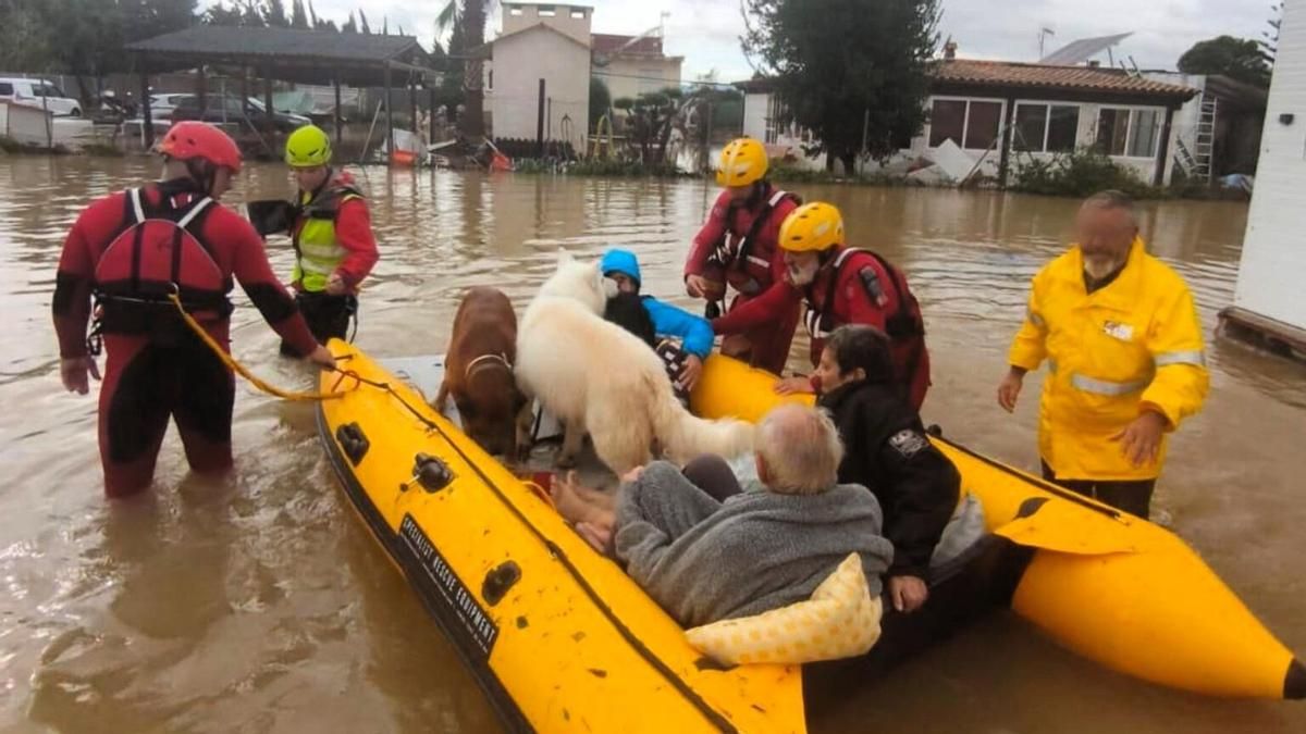 Atrapados en 1985: los bomberos exigen una ley estatal para dejar de responder a las emergencias "a gritos"