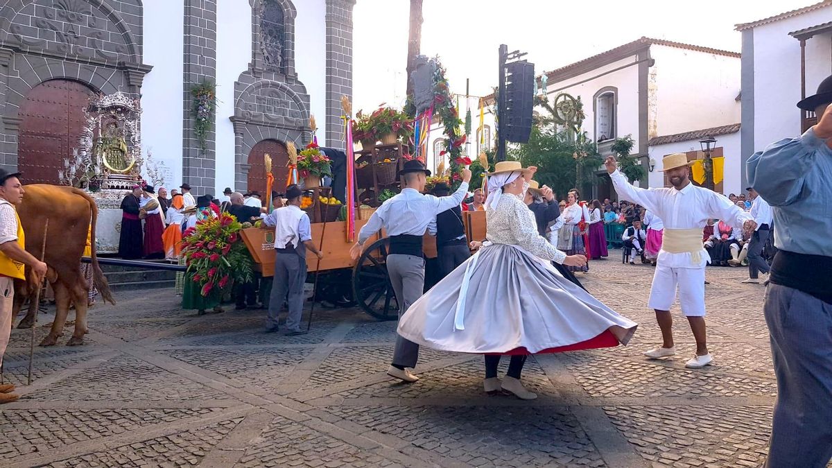 Romería ofrenda en Teror.